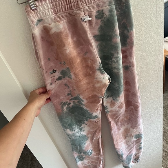 Nike Pink Jogger Pants - Picture 7 of 7